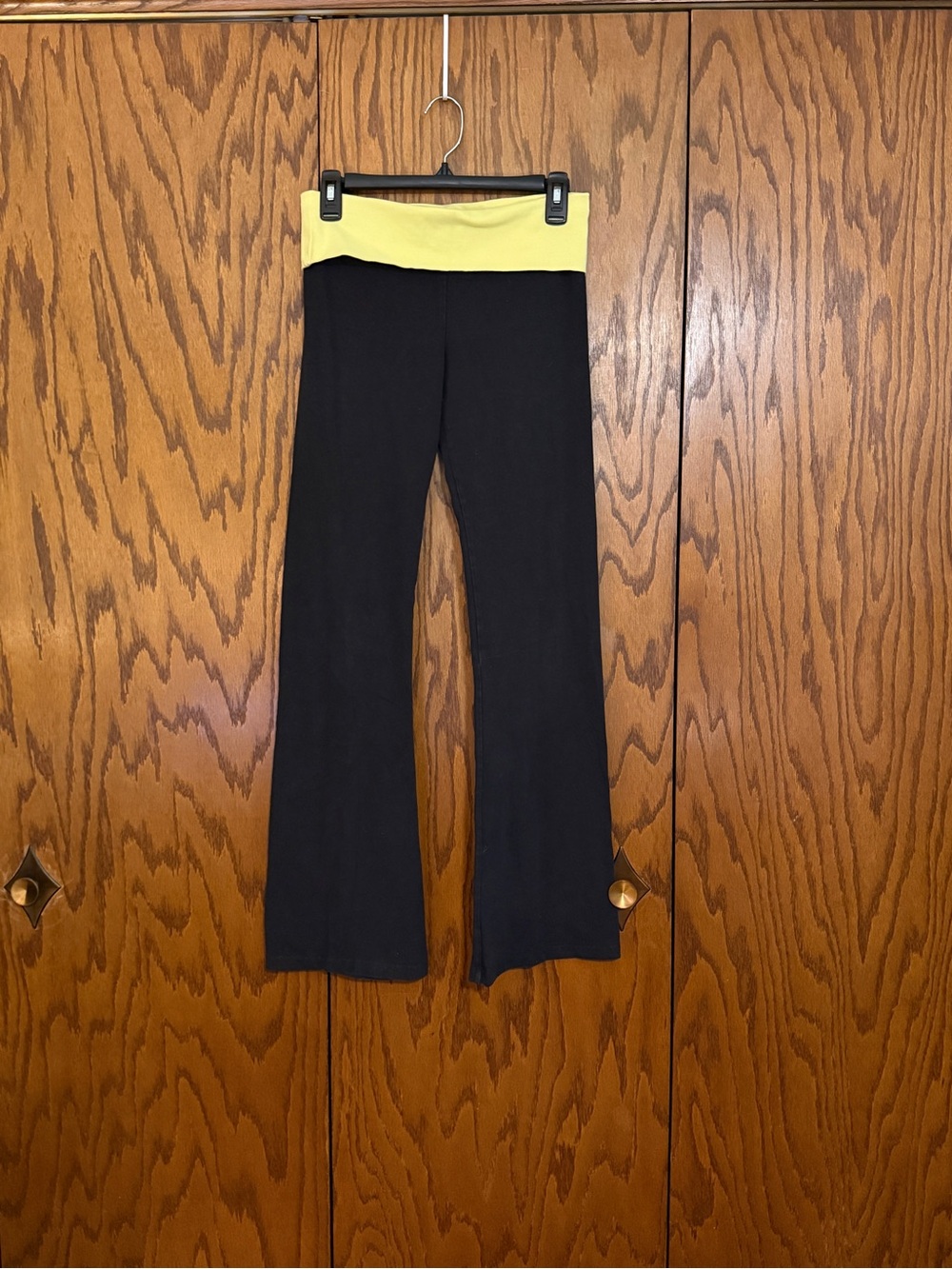 Victoria’s Secret Yoga Pants Black Flare Leggings Rhinestone Logo Yellow Waist S